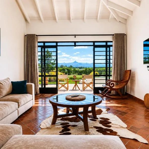 The Landing Nanyuki Cottages One Bedroom, hotell i Nanyuki