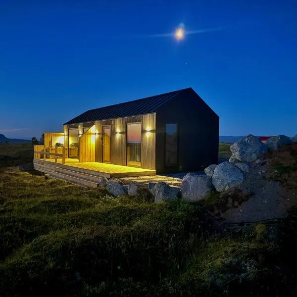 Private Cabin With Mountain View - Golden Circle by Heimavaka, hotel u gradu 'Selfoss'
