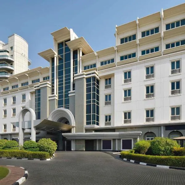 Mövenpick Hotel & Apartments Bur Dubai, hotel en Dubái