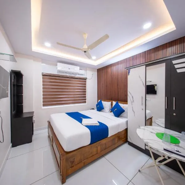 BREEZA GRANd, hotel u gradu Kazhakuttam