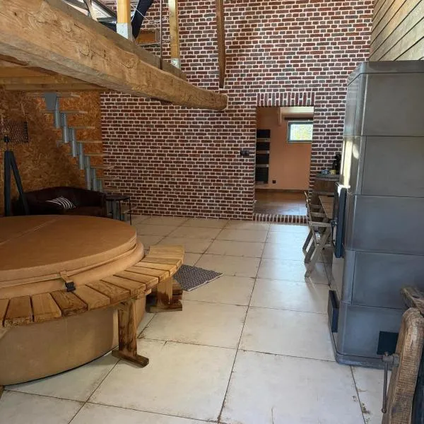 Odyssée - Chambre d'hôtes avec sauna privatifs, spa et filet suspendu, hotel in Zeggers-Cappel
