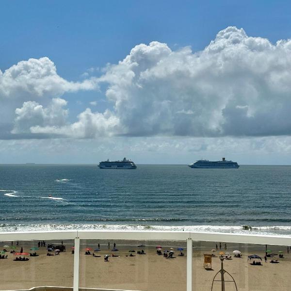 Frente Mar com Churrasqueira, 03 Dorm.
