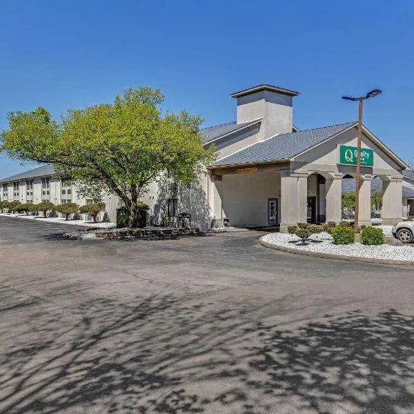 Quality Inn Austintown-Youngstown West, hotel Youngstownban