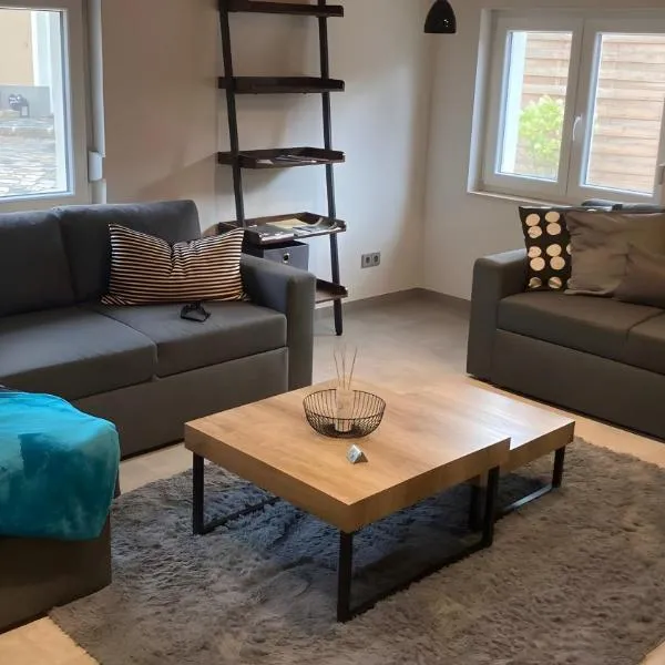 Ferienwohnung Für 4 Personen 90 M², hotel in Naumburg