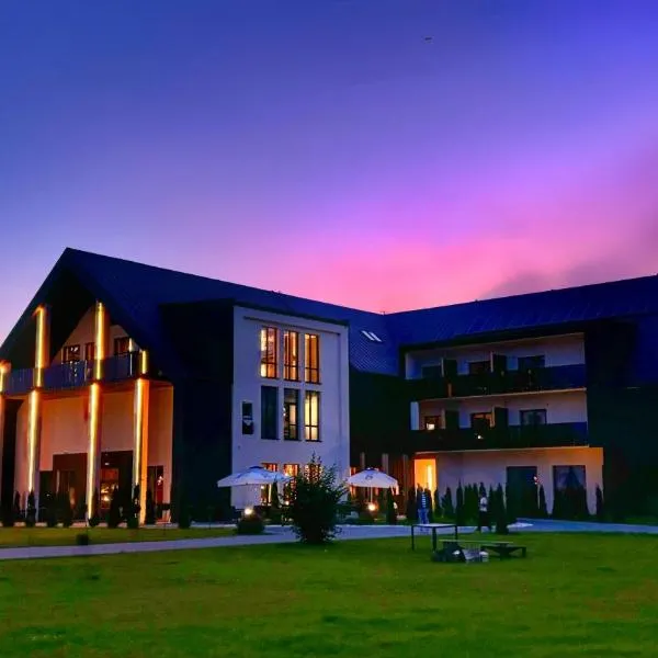 Natural Hotel przy plaży-Ostróda-basen na III kondygnacji, hotel v mestu Ostróda