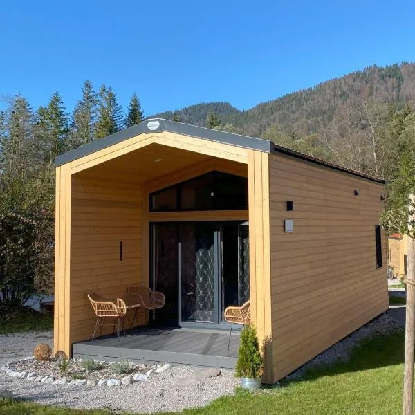Holiday Home Tiny Haus Glockenalm-Haus Puppenkiste by Interhome, hotelli kohteessa Aurach
