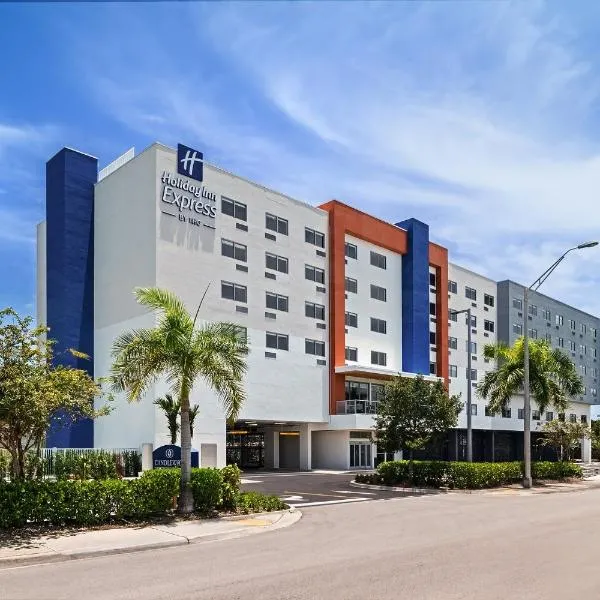 Holiday Inn Express & Suites Miami Intl Airport - 36th St by IHG，邁阿密的飯店