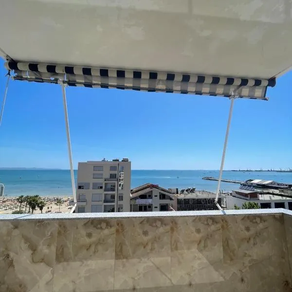 Front Sea View 2 Bedroom Beach Area, hotel u Durrësu