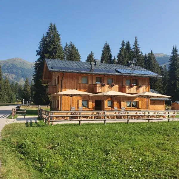 Viesnīca Locanda Alpina pilsētā Sanpjetro di Kadore