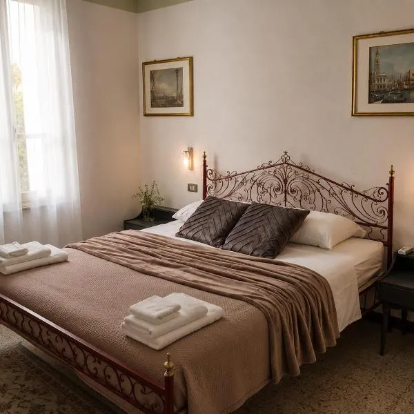 Lavanda Cozy Apartment near Lake Como and Lugano, hotel in Lanzo dʼIntelvi