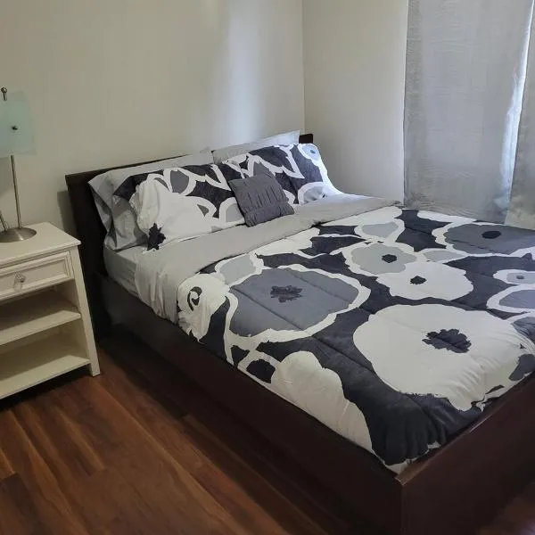 Private 2 bedroom suite close to everything!, hotel em Maple Ridge