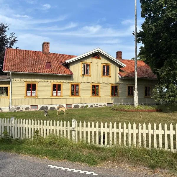 Eskilolsgårds pigkammare, hotel din Tjärby