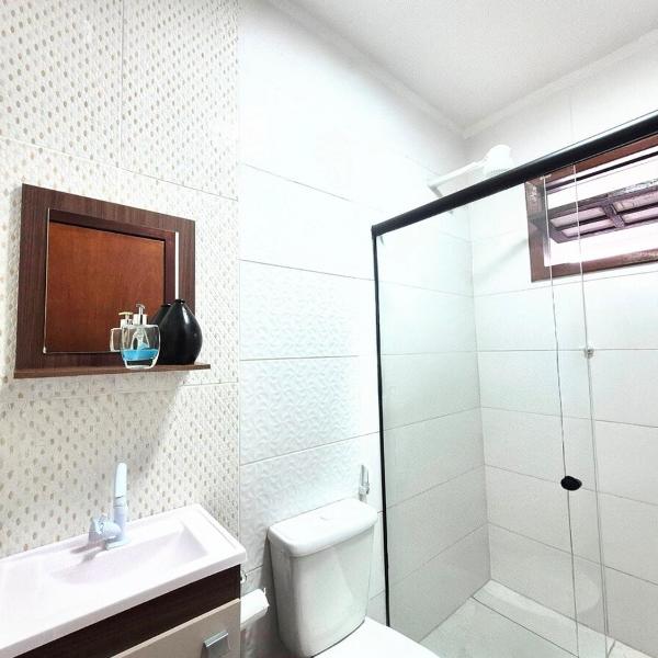 Apto com ar condicionado, wi-fi, enxoval completo e próximo ao Hospital Costa das Baleias - Foto 3