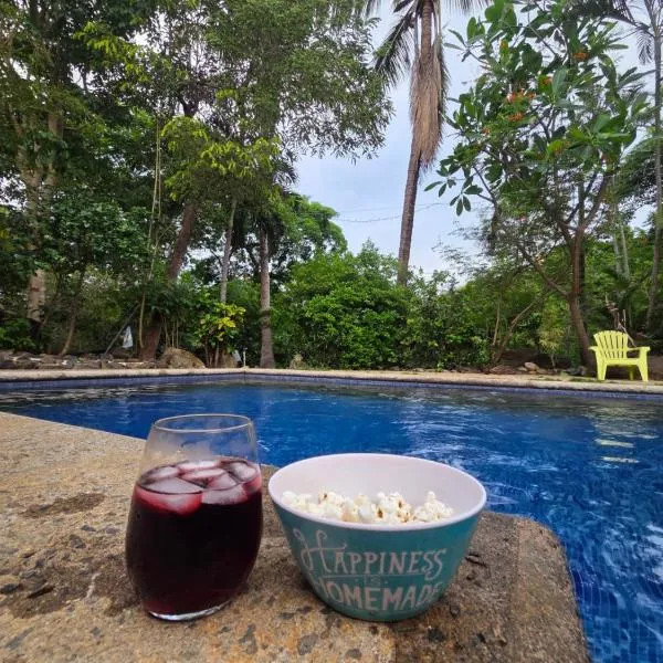 Casa Avi Fauna Nature Guesthouse Y Casa AlmaCalma, hotel v destinaci Ocotal