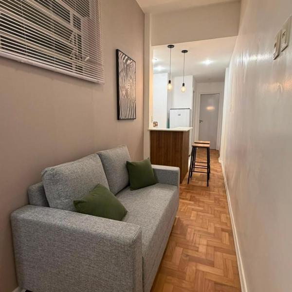 Apartamento reformado em Ipanema com ótima localização