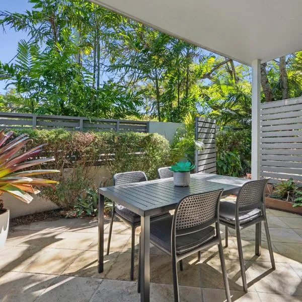 2 Bedroom Renovated Townhouse, Walk to Noosa River, hotel in Noosaville