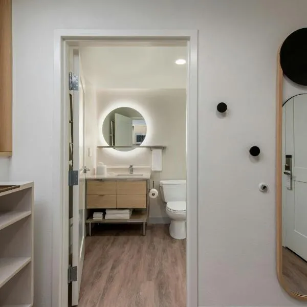 TownePlace Suites by Marriott Montreal Airport, hotel in Dorval