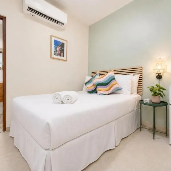 Room 3: Vibrant Walkable Hub in Santurce, hotel in San Juan