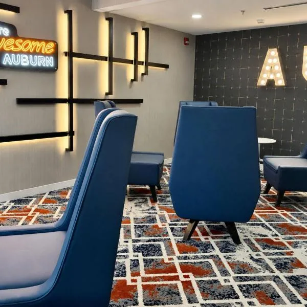 La Quinta Inn & Suites by Wyndham Auburn - University Area, hótel í Auburn