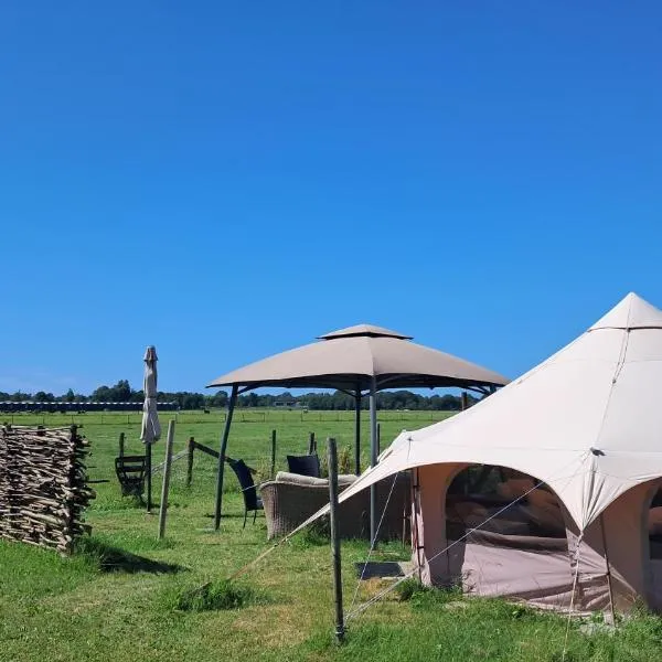 Yurt-tent met uitzicht, hotel in Hensbroek
