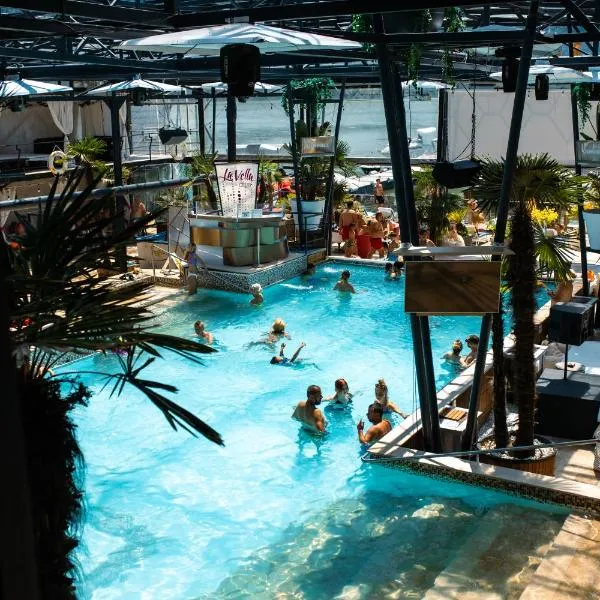 La Vella Resort, hotel in Dubova