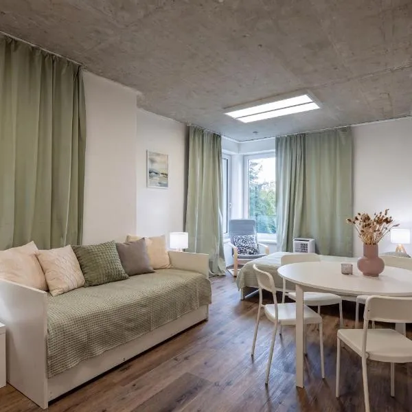 Hostivar #21 new apartment with free street parking, hotel di Prague