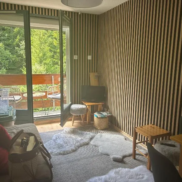 B&B cot, hotel in La Ferrière