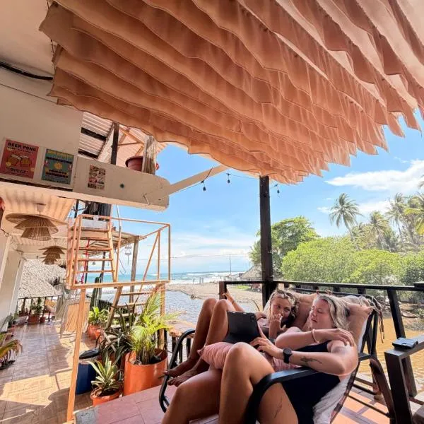 Karma Muse Hotel, hotel v mestu La Libertad