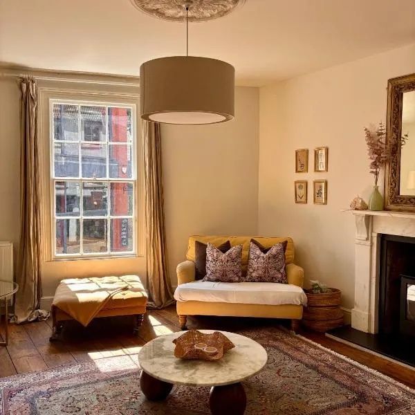 Frome में, होटल Catherine Hill House Grade 2 Listed Apartment, Frome
