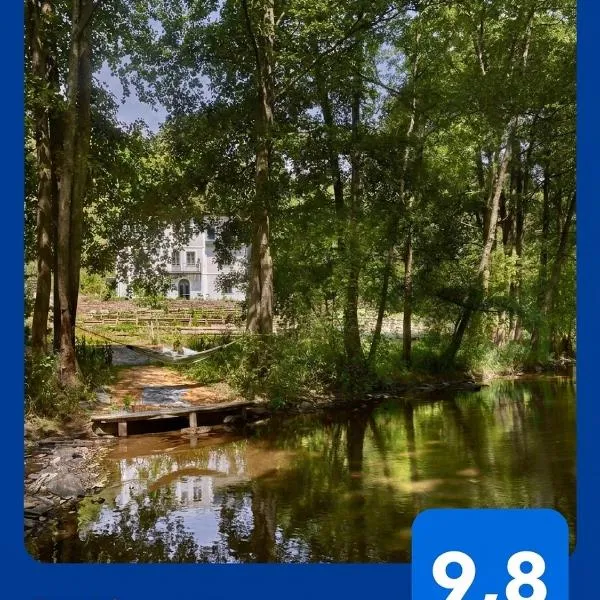 Tauhaus, viešbutis mieste Manětín