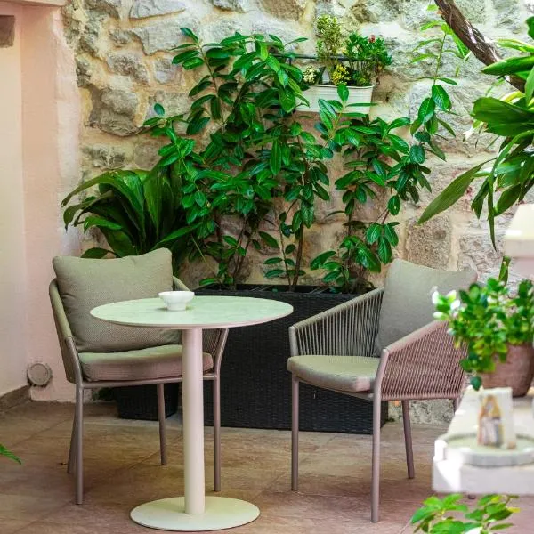 Leona Apartments, hotel in Dubrovnik