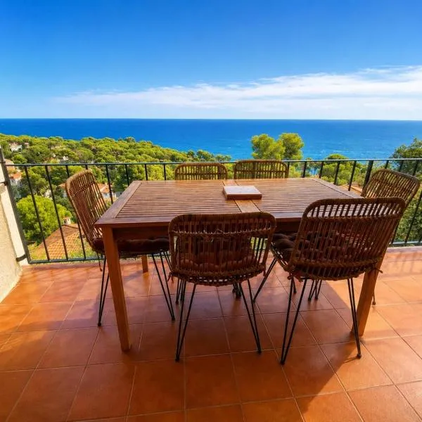 Spectacular Mediterranean view!, viešbutis mieste Palafruchelis