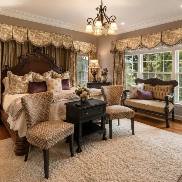 King suite-Sitting area-Backyard views-The Blooming Garden, hotel a Fort Smith