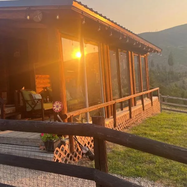 Cozy Cabin Oxen-Le-Fields Montana, hotel a Conner
