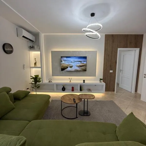 Lake Nest Apartment Tirana, hotel in Sauk