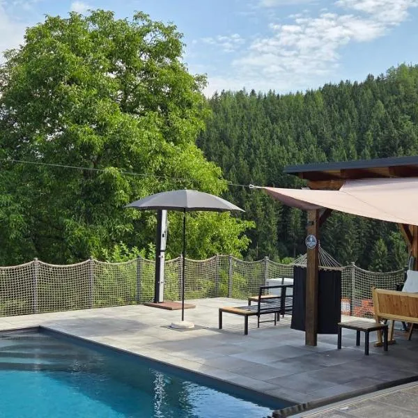 Landhaus Pool and Relax, hotel di Bruck an der Mur