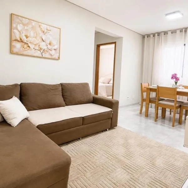 Apartamento Aconchegante de 02 Quartos، فندق في كويابا