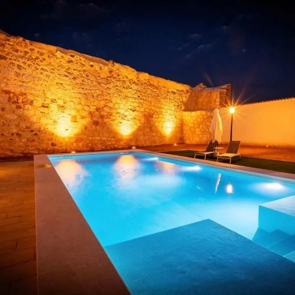 La Serrería-Premium Suite Apartments & Private Jacuzzi, hotel em Belmonte