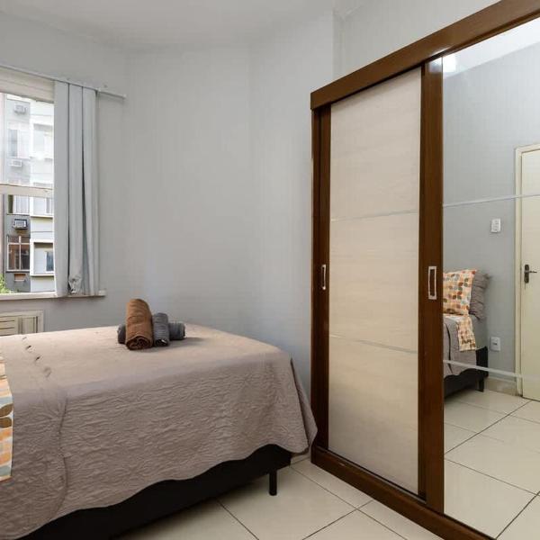 Quarto e sala perto da praia de Copacabana e metrô