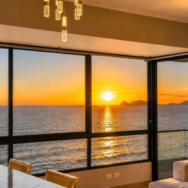 Oceanfront 3BR Apartment 15 Minutes to the Airport, Fast WiFi, Pool, Gym, Sauna and Free Parking, hotel i Lima