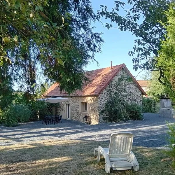 Gîte cosy 6 personnes, avec jardin en Normandie, proche des plages du débarquement et du Mont Saint-Michel, отель в городе La Luzerne