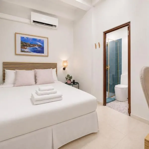 Room 9: Sleek and Serene Stay in San Juan, hotel in San Juan