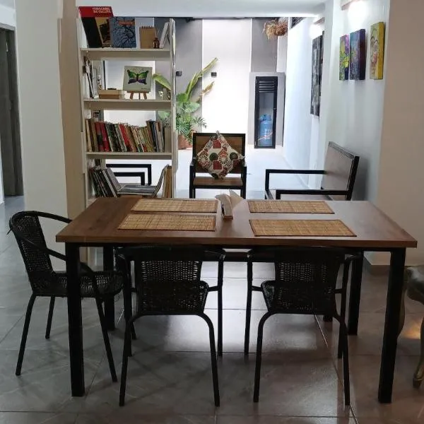 Casatintbooking - Habitación con cama matrimonial, hotel en Cúcuta