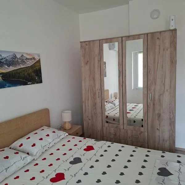 피로트에 위치한 호텔 Central Lux Apartment
