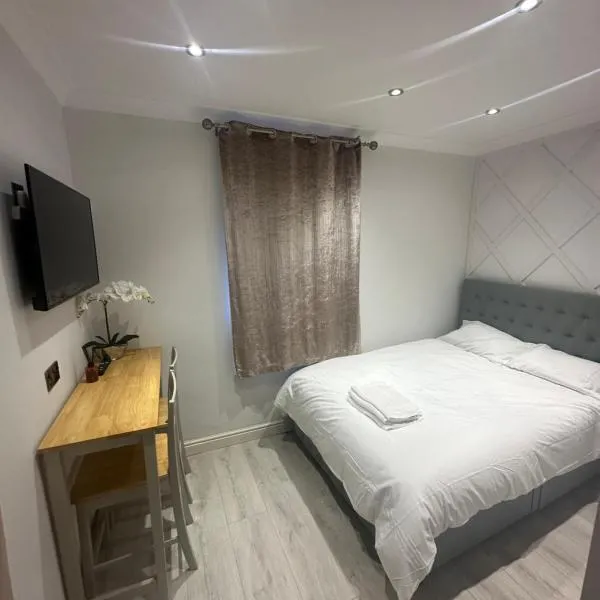 Cosy 1 Bedroom Studio with Private Entrance โรงแรมในThorne