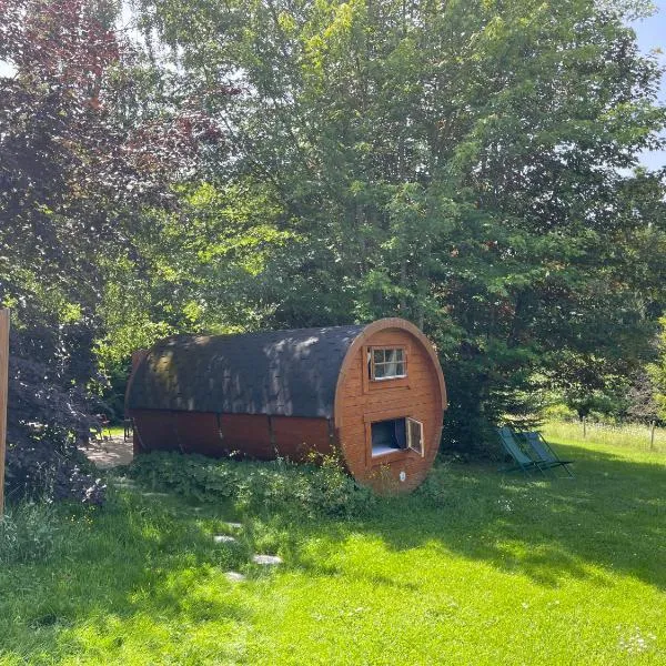 Nuit insolite en tonneau nature et animaux petit déjeuner inclus, hotel em Florent-en-Argonne