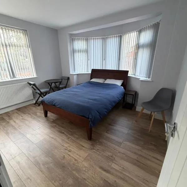 Burlington Lodge، فندق في سلاو