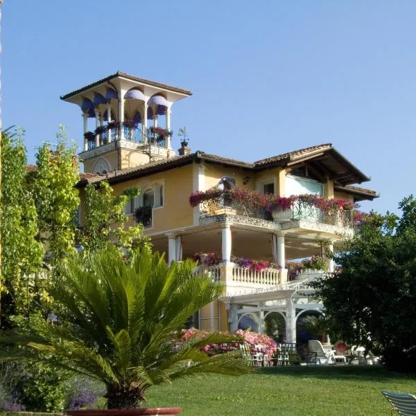 Villa Althea, hotel a Castino