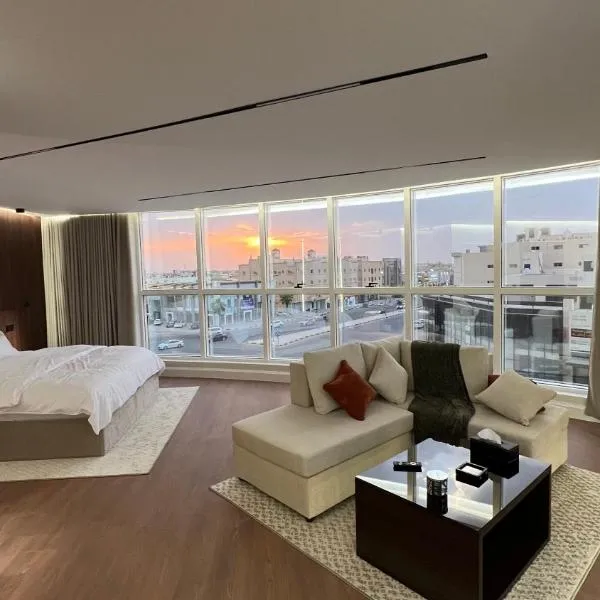 جناح فندقي هيفين هوم الفاخر تجربة إقامة راقية باب إلكتروني ذكي Haven Home Luxury Hotel Suite, hotel in Buraydah