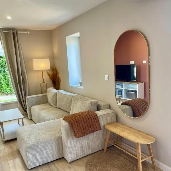 Le Cottage des Plongeons, proche du PAL, hotel a Cindré